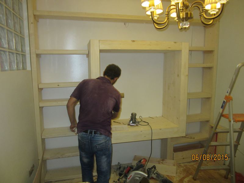 قفسه های چوبی دیواری کتابخانه خانگی