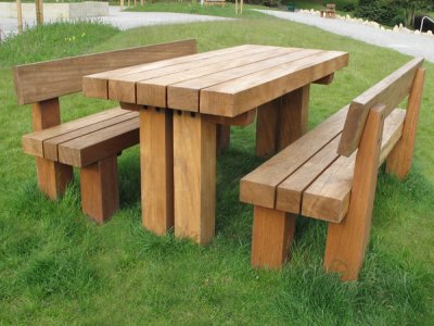 furnitubes_cheshunt_timber_seat__table_2